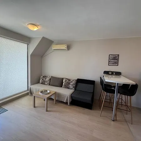 Apartment българия 52 *